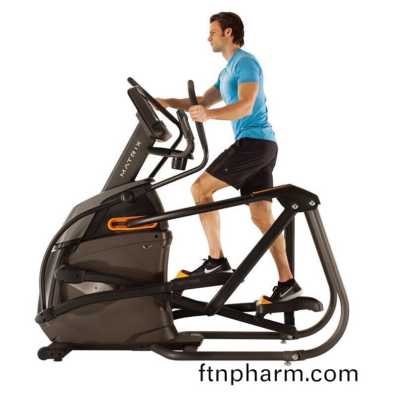 喬(qiao)山（JOHNSON）橢圓(yuan)機(ji)A50 傢用(yong)橢(tuo)圓儀 太空(kong)漫(man)步機(ji) 8.5吋XR液(ye)晶屏