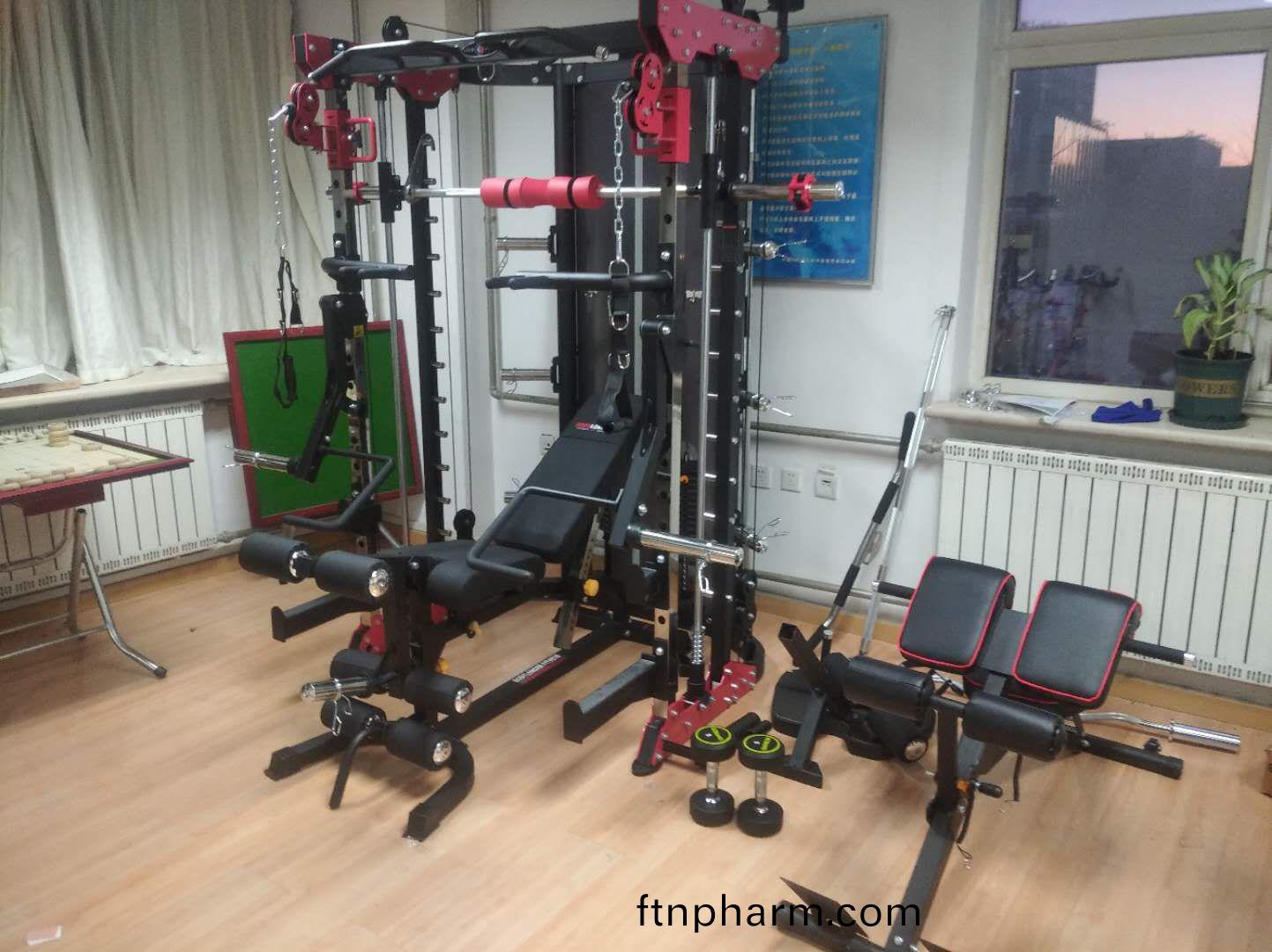 史密(mi)斯機(ji)深蹲(dun)咊(he)自由(you)深蹲(dun)的(de)區(qu)彆(bie)