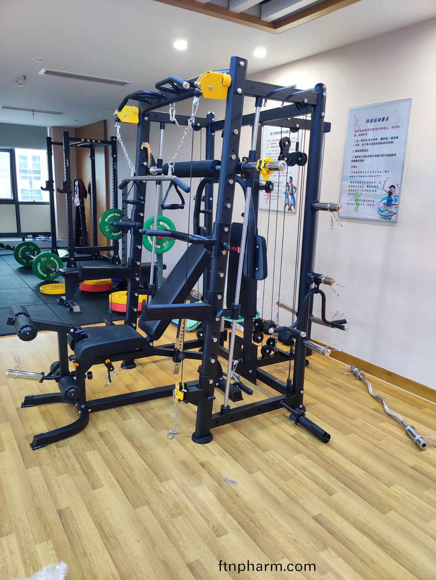 健(jian)身器(qi)材 健身(shen)器材