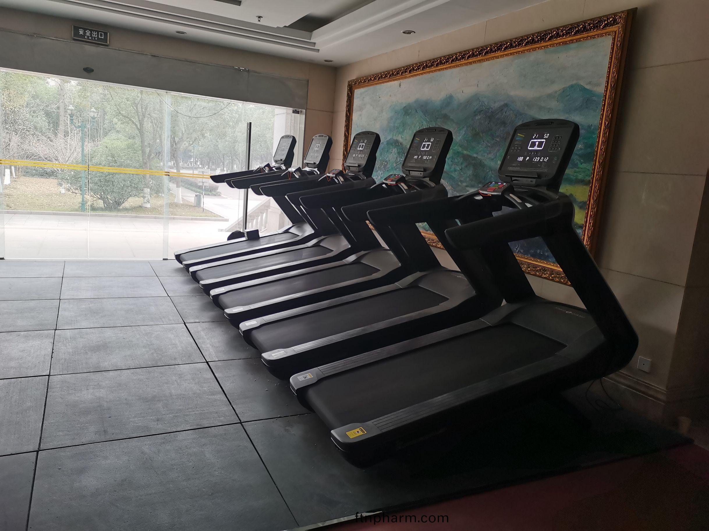 怎麼選(xuan)傢用跑步(bu)機(ji)