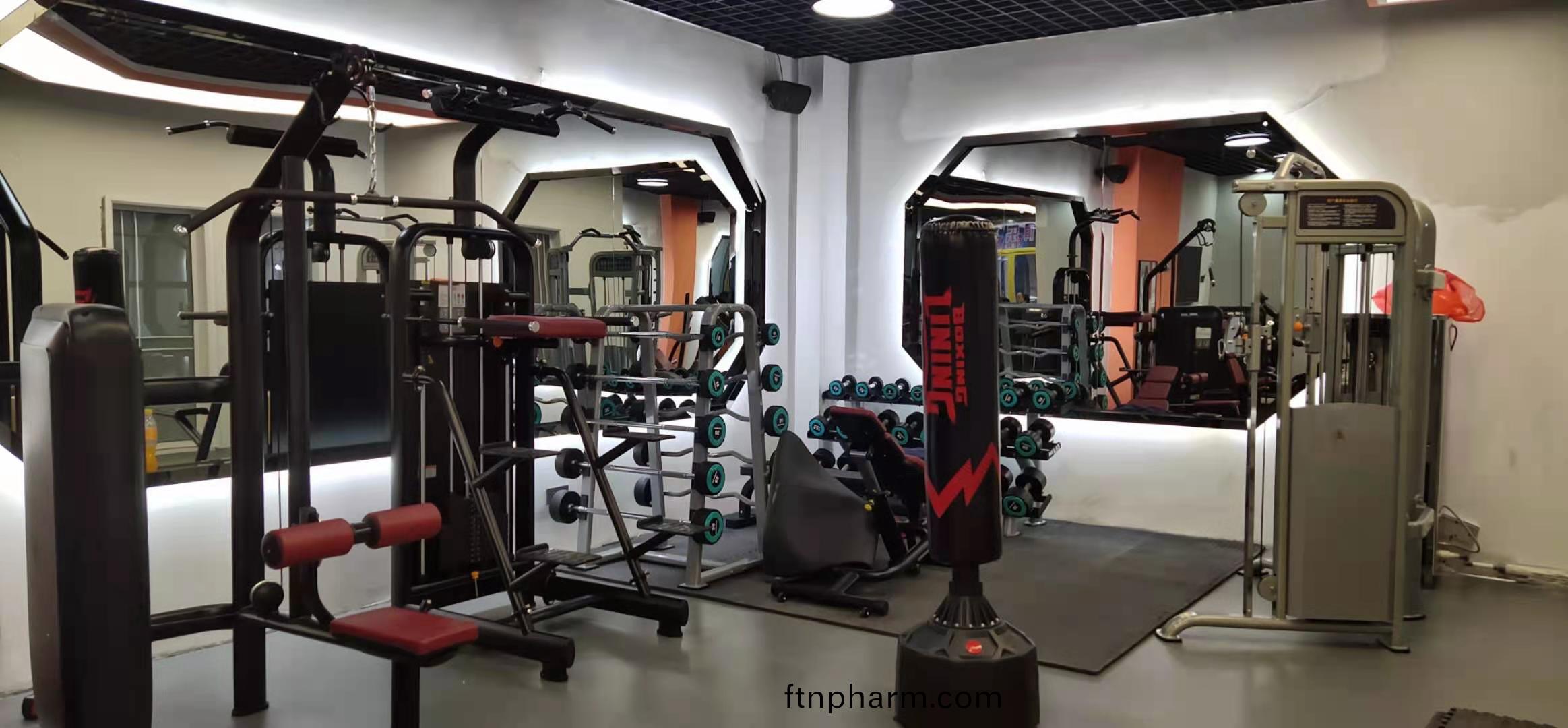 健身(shen)館(guan)健(jian)身器(qi)材(cai)