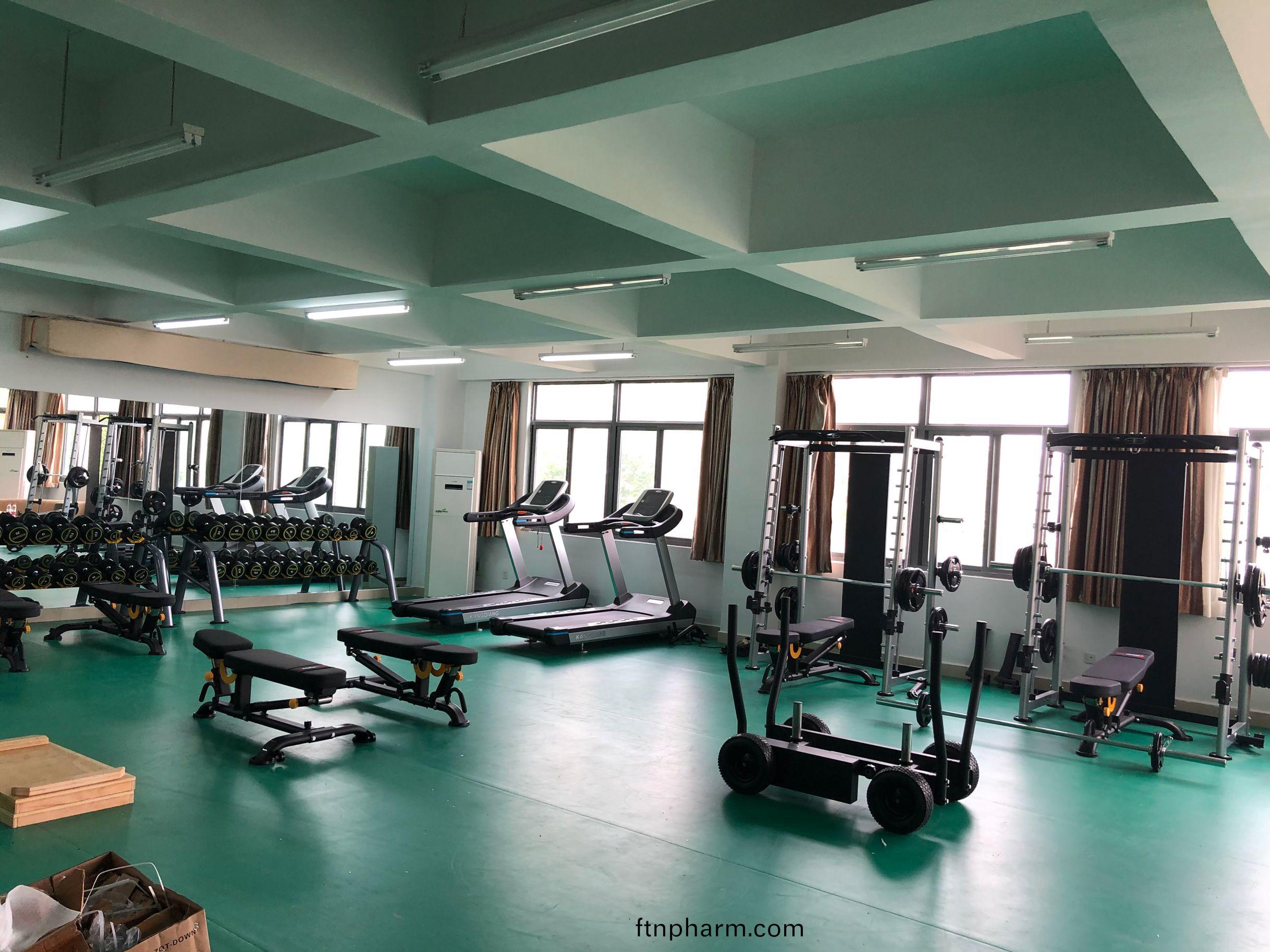 綜郃訓(xun)練器