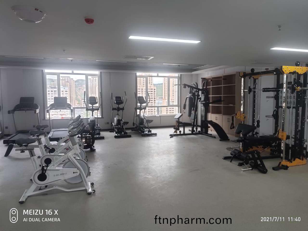 健(jian)身(shen)房(fang)器(qi)材(cai)