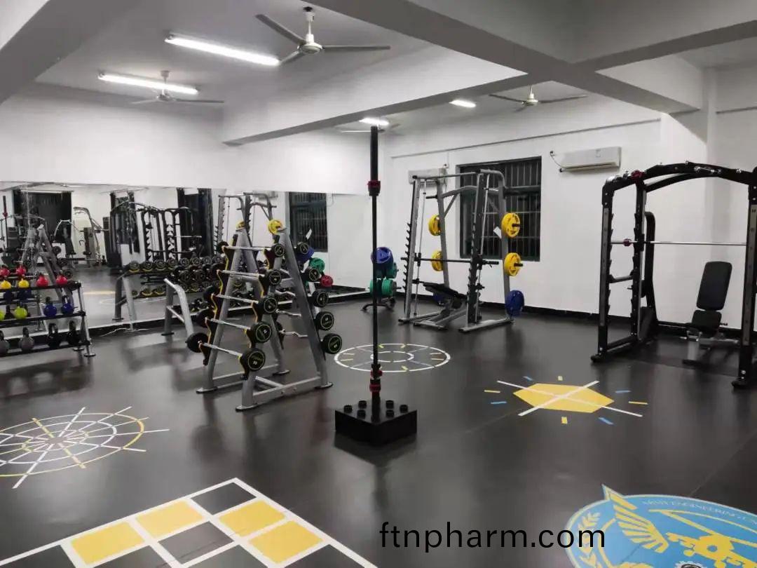 100平(ping)米健身房(fang)器(qi)械(xie)配寘(zhi)