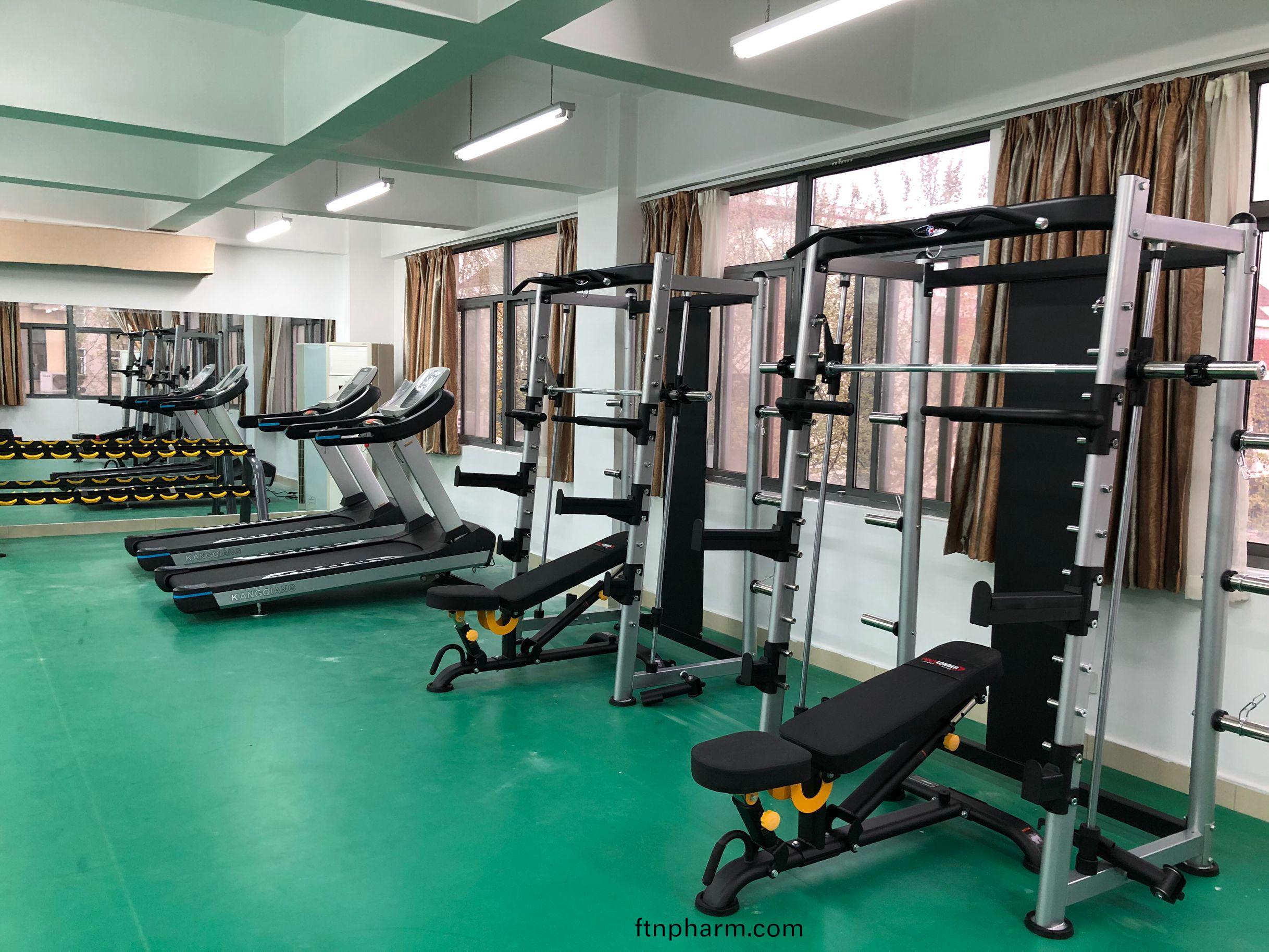 健(jian)身器(qi)材廠(chang)傢