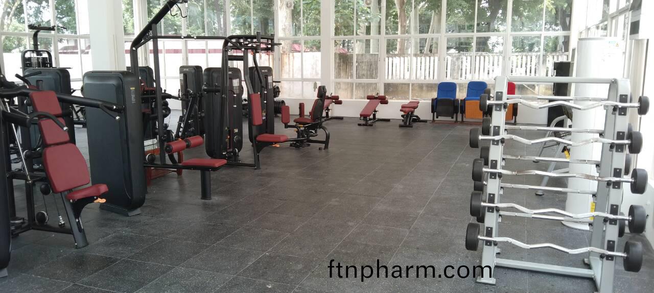 健(jian)身(shen)房(fang)器(qi)材