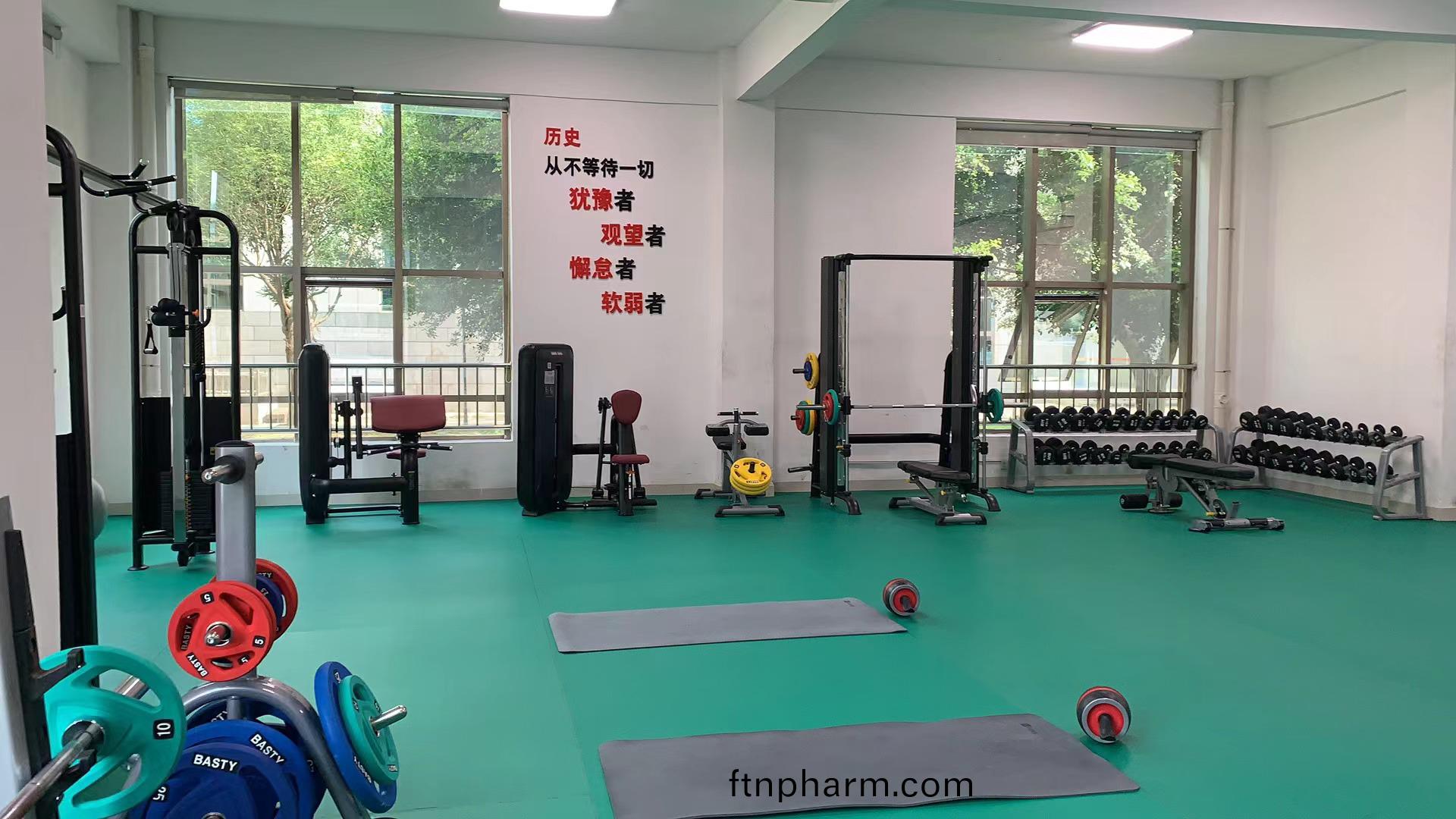 健身房(fang)應(ying)該配備哪(na)些器材