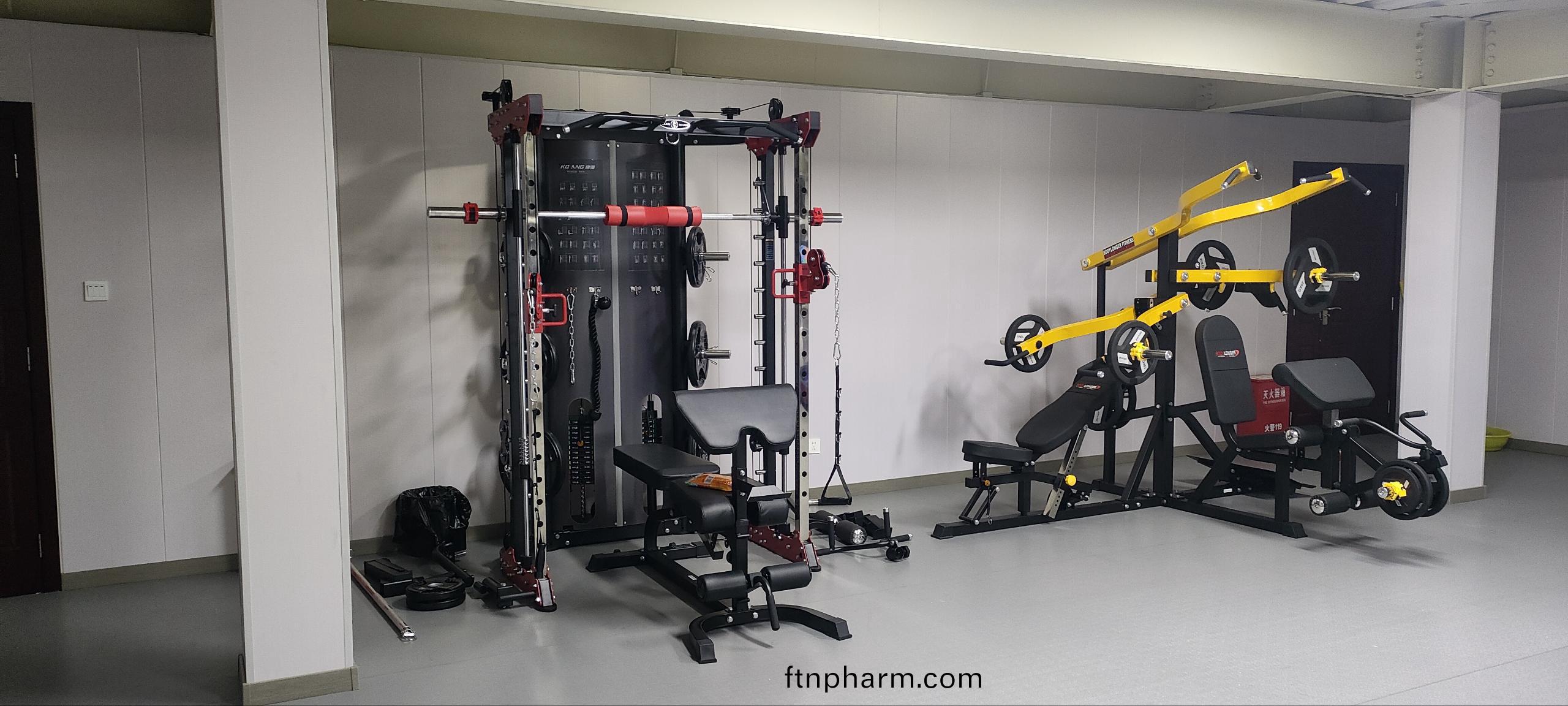 健(jian)身房(fang)器(qi)材(cai)