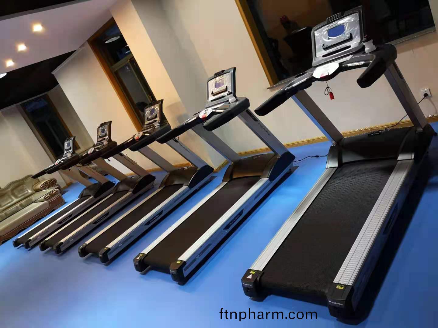 傢用(yong)跑步(bu)機(ji)如何選(xuan)