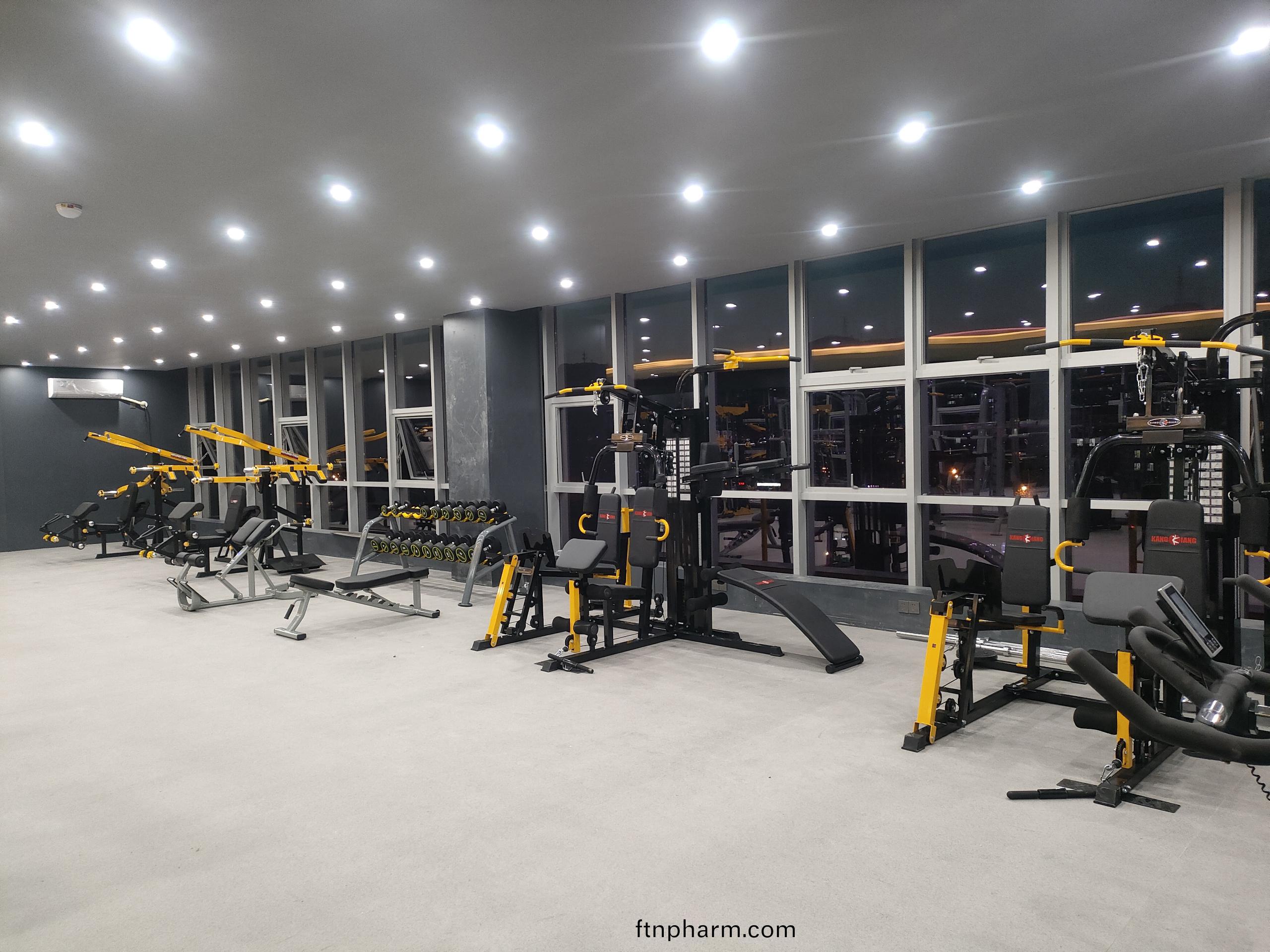 健身(shen)房鍛(duan)鍊(lian) VS 傢庭(ting)鍛鍊