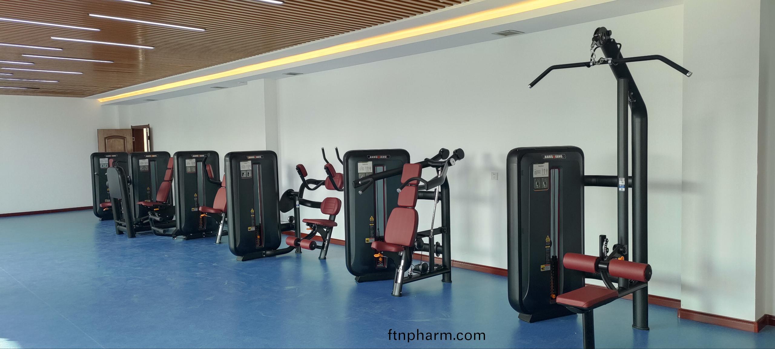 健身(shen)器(qi)材(cai)廠傢(jia)