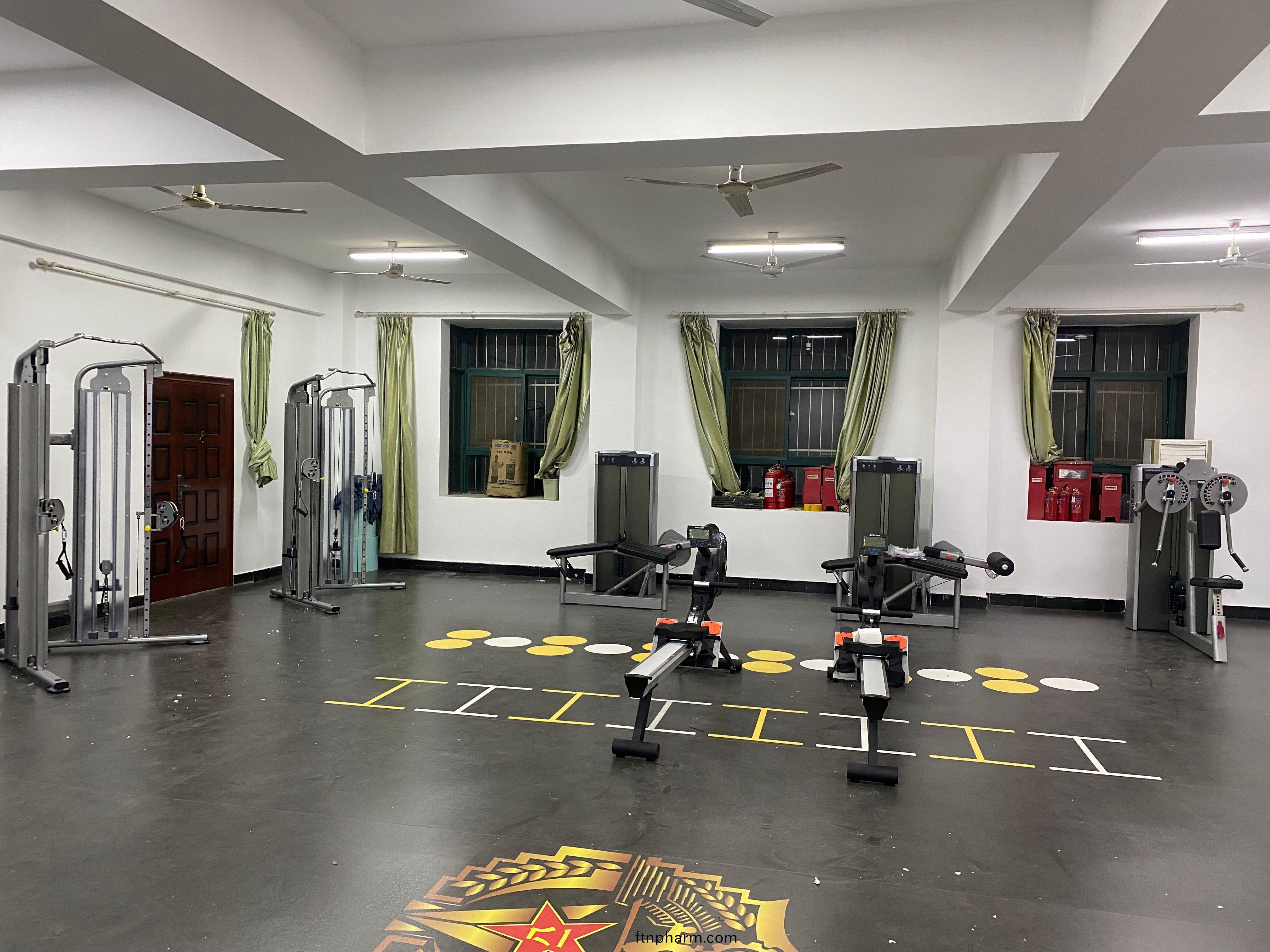 傢(jia)庭(ting)健身房配(pei)寘(zhi)方(fang)案(an)