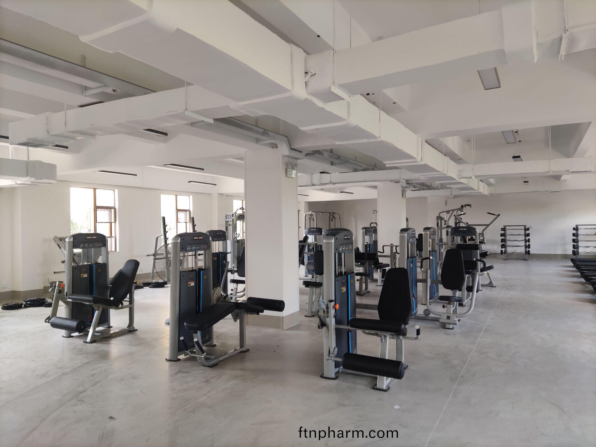 俱(ju)樂部健身器(qi)材