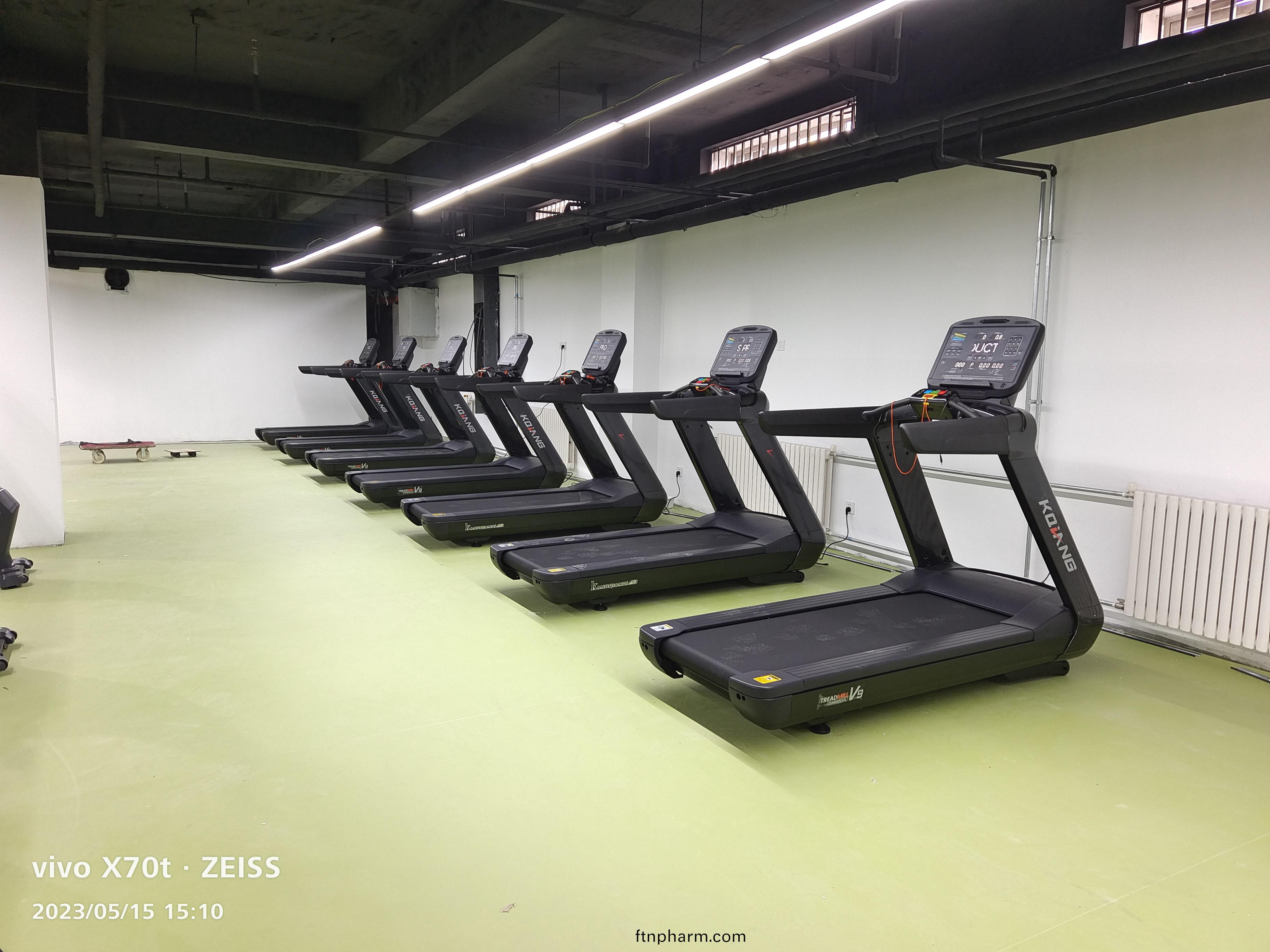 大(da)型健(jian)身(shen)器(qi)材(cai)批(pi)髮(fa)廠傢