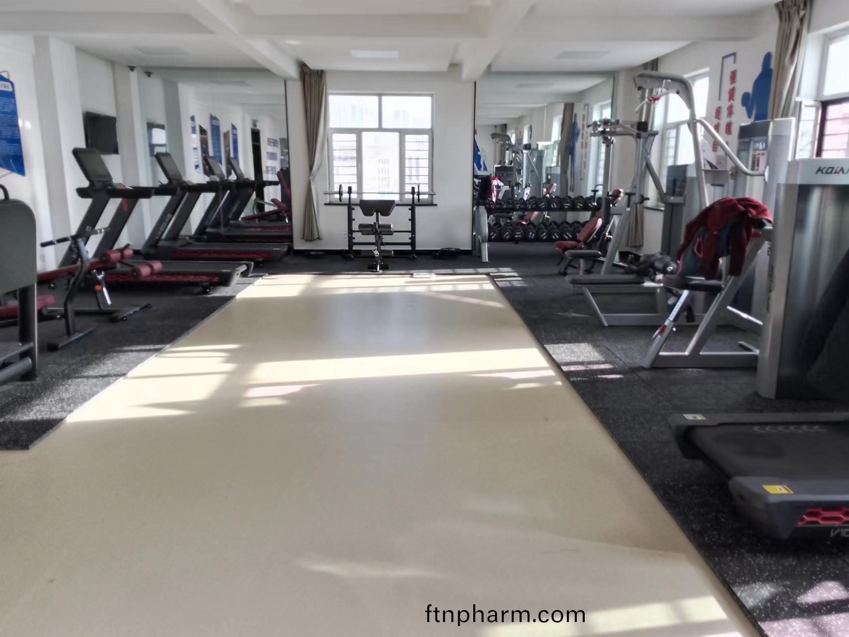 健身工(gong)作室健(jian)身器(qi)材