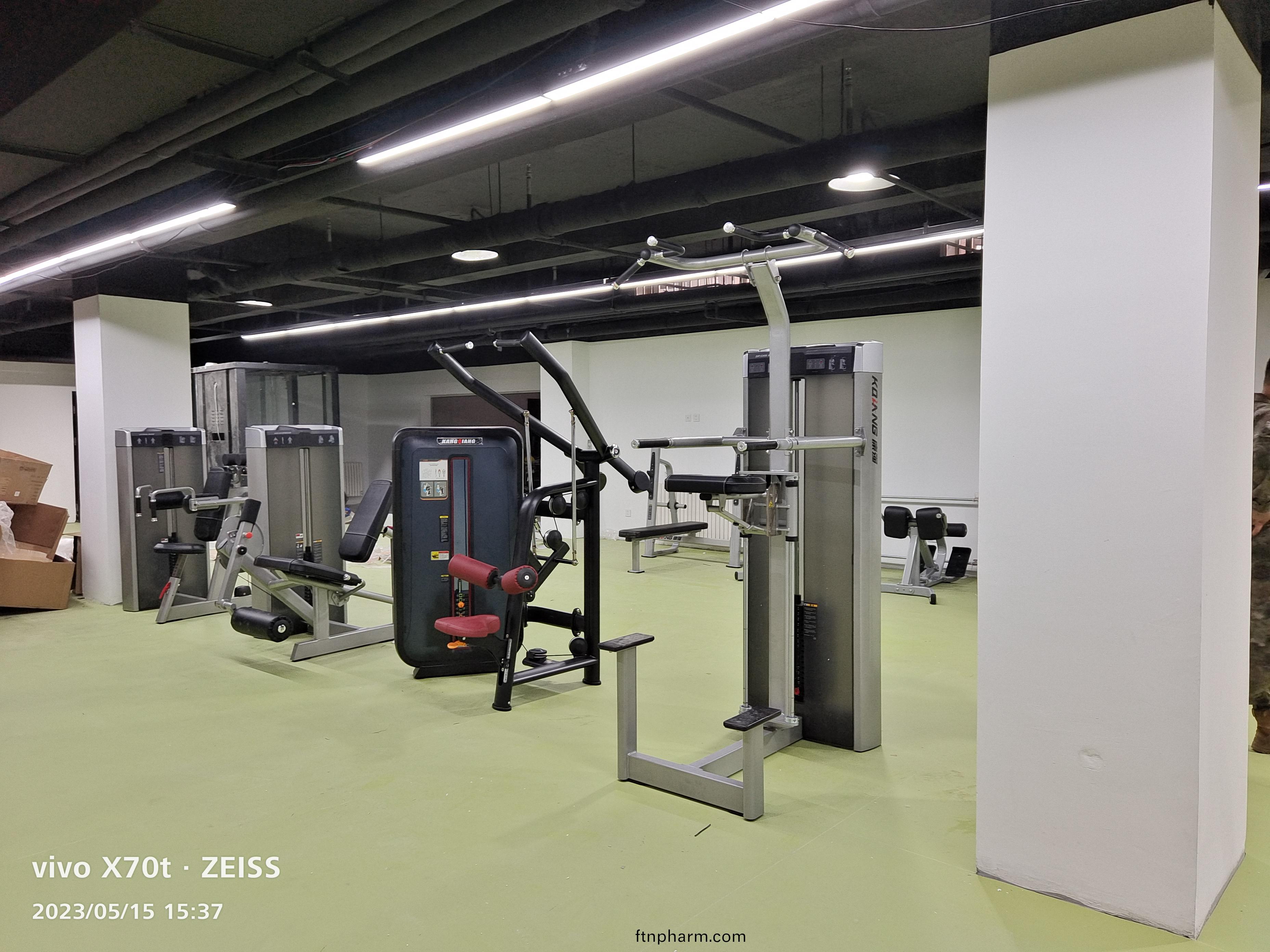 健(jian)身(shen)房器(qi)材